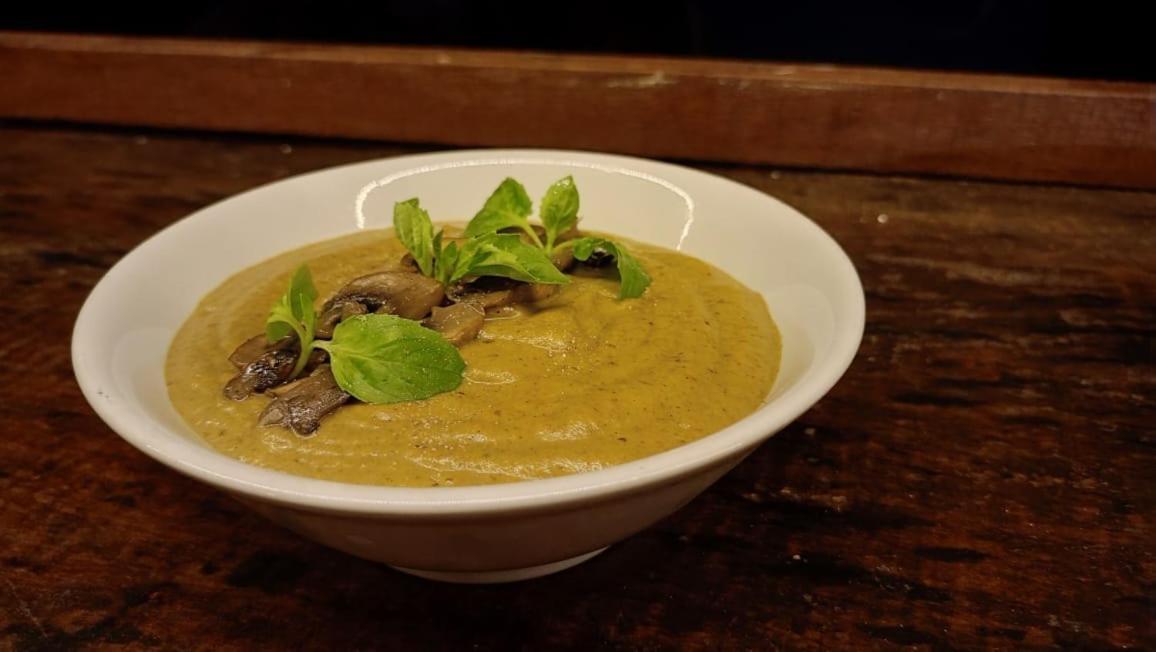 Amed Stop Inn Homestay, Rooftop Restaurant And Bar エクステリア 写真